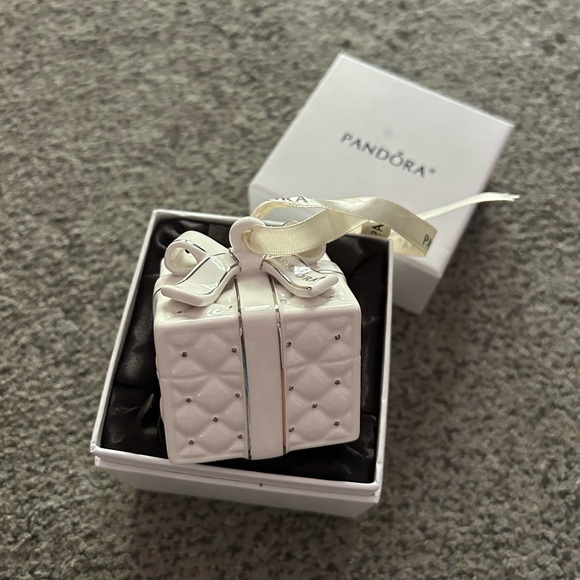 Pandora 🎁ornament NIB 2016 collectible - Picture 5 of 8